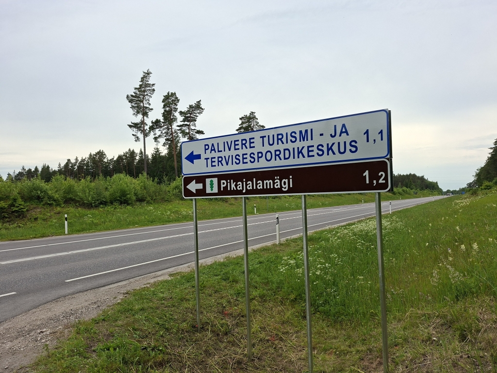 Palivere spordikeskuse silt maantee ääres