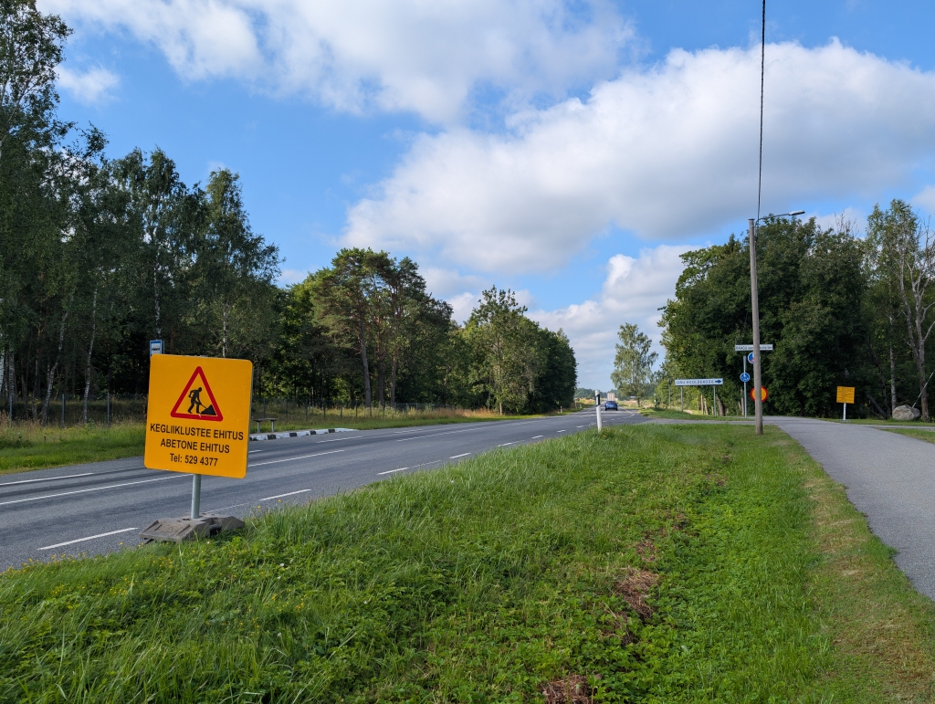 Kergliiklustee ehitus